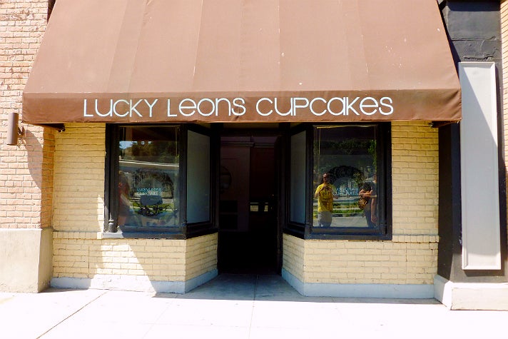 Lucky Leon's Cupcakes in "Pretty Little Liars" at Warner Bros. Studio