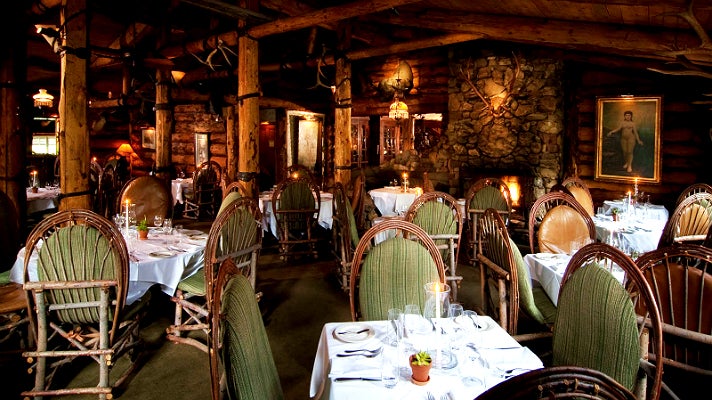 Dining room at Saddle Peak Lodge