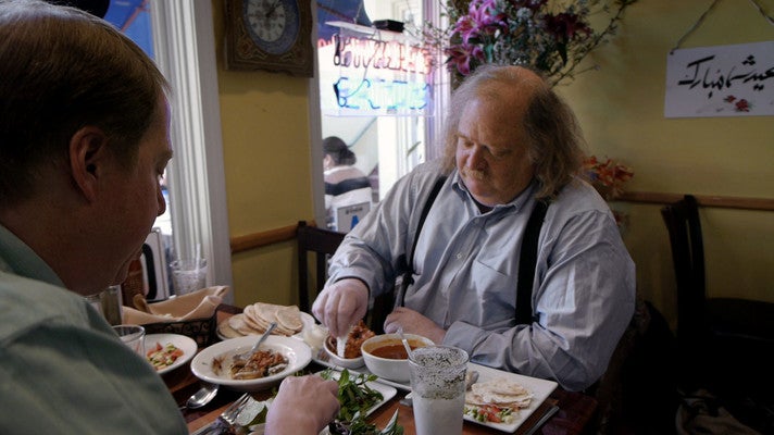 Jonathan Gold eating lunch in "City of Gold"
