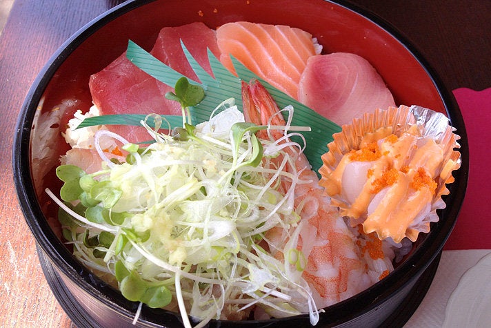 Chirashi bowl at Pisces Sushi